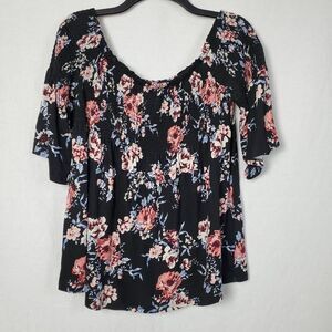 🔴Rewind XL Black Floral Top